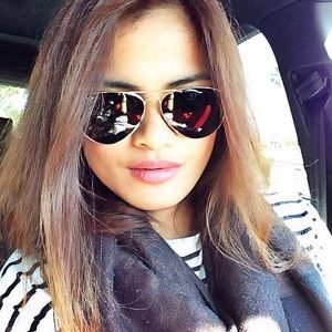 Meet your Posher, Vanessa